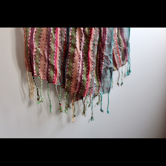 Colourful scarf - Picture 3 of 4